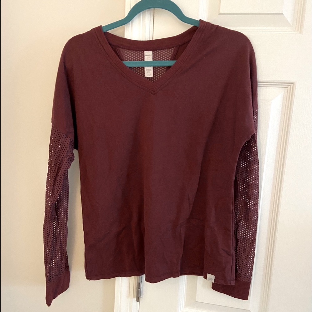 Women’s long sleeve altheisure top